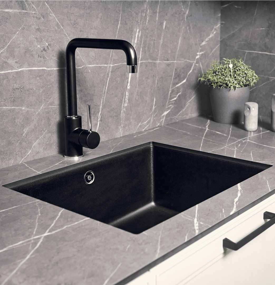 Jako wykończenie powierzchni melaminowych produkujemy laminaty w druku cyfrowym, z fenolami lub bez, o grubości 0,9 mm.-3